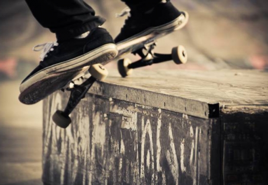 Skate e violão mais baratos: governo reduz impostos de importação